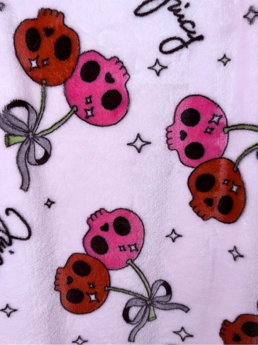 Juicy Couture twin plush blanket, featuring a pink skull cherries design - Picture 5 of 9